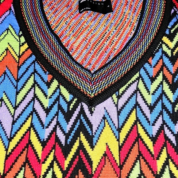 ASOS DESIGN MEN'S KNIT MULTICOLOR SWEATER IN THE CHEVRON PATTERN